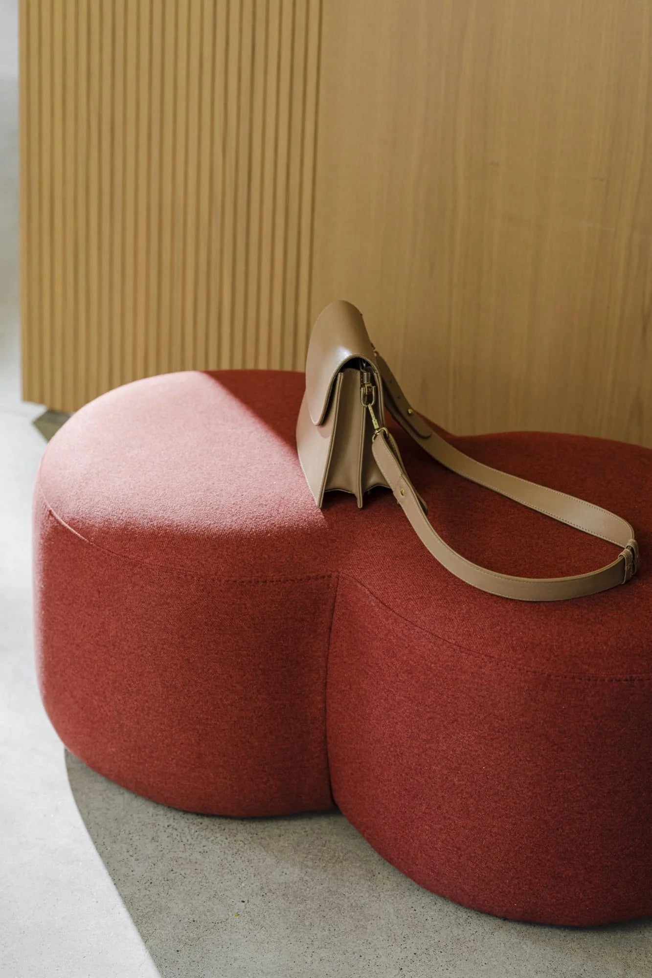 Umbo Pouf