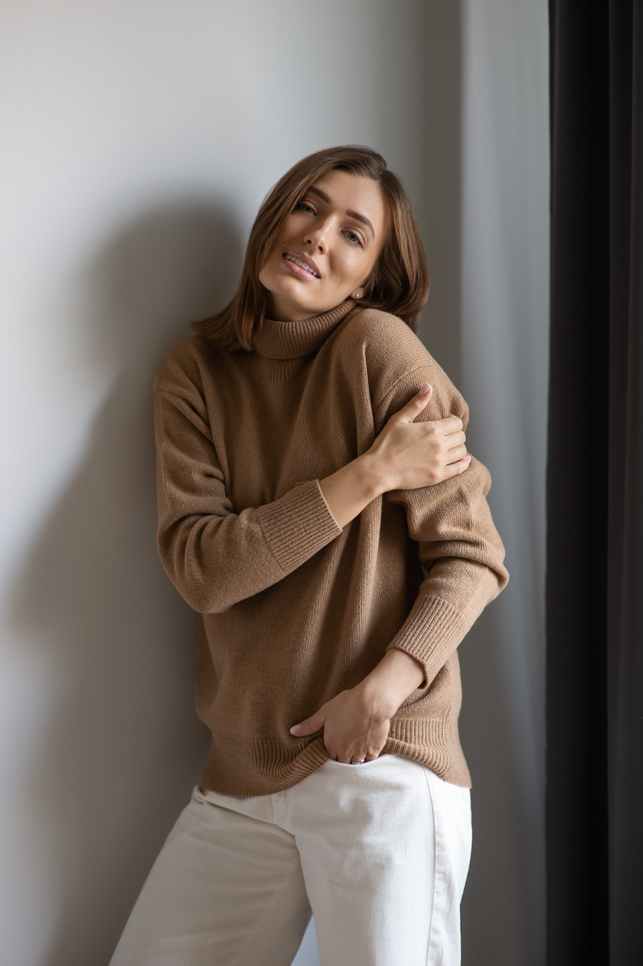 Cosy Classic Oversized Wool Turtleneck - Camel