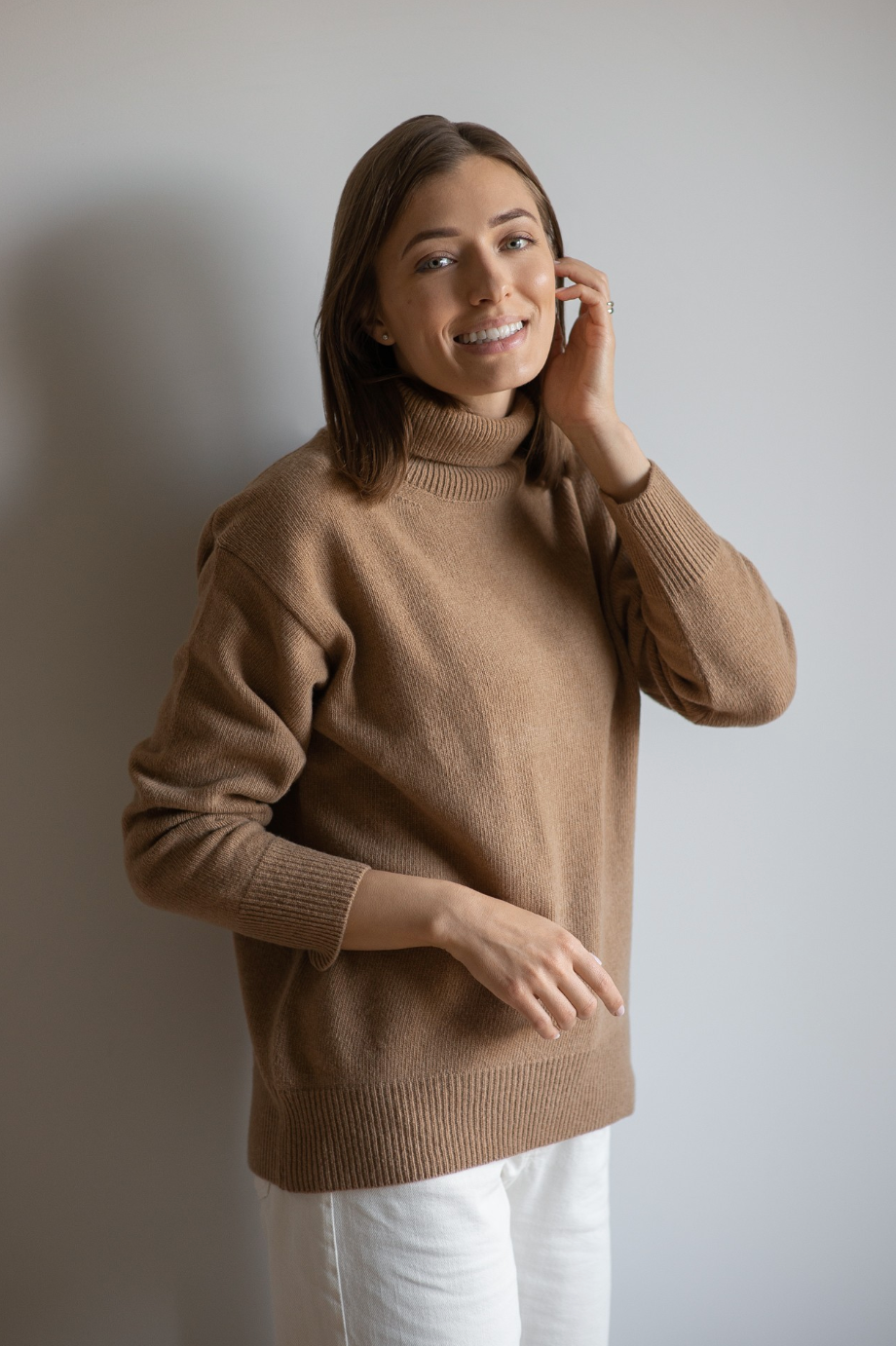 Cosy Classic Oversized Wool Turtleneck - Camel
