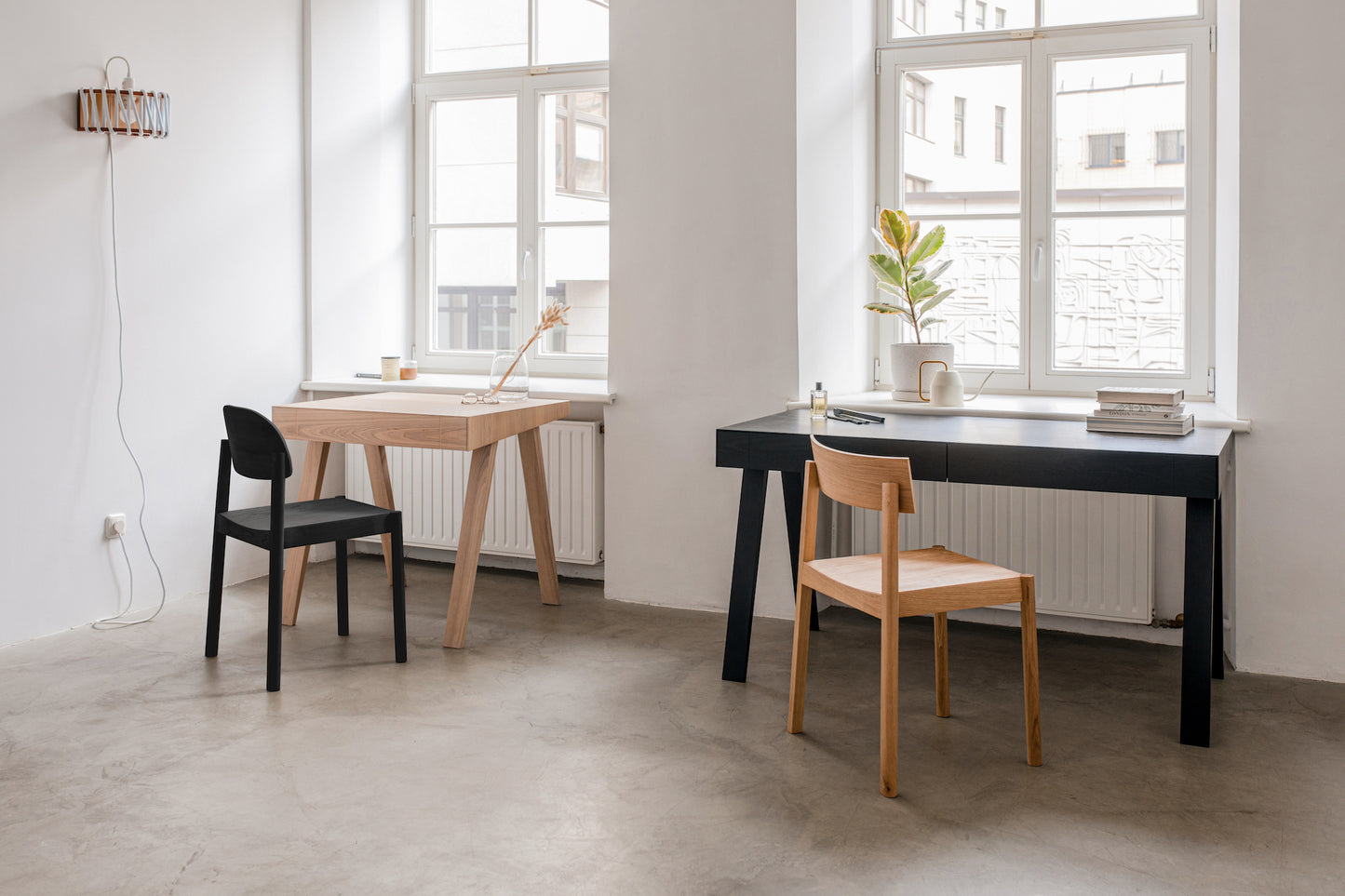 4.9 Writing Desk, 2 drawers