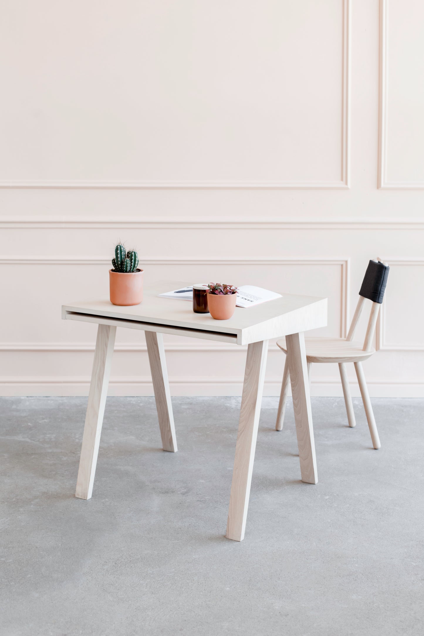 4.9 Writing Desk, 1 drawer