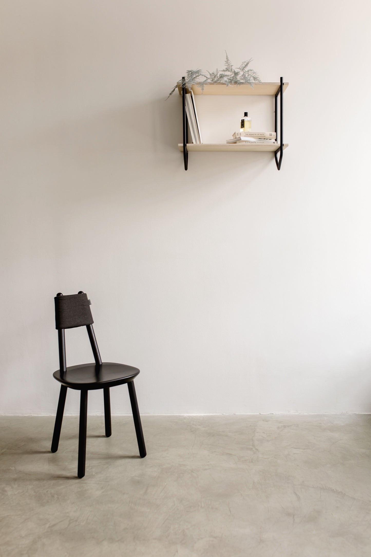 dessus black frame shelf