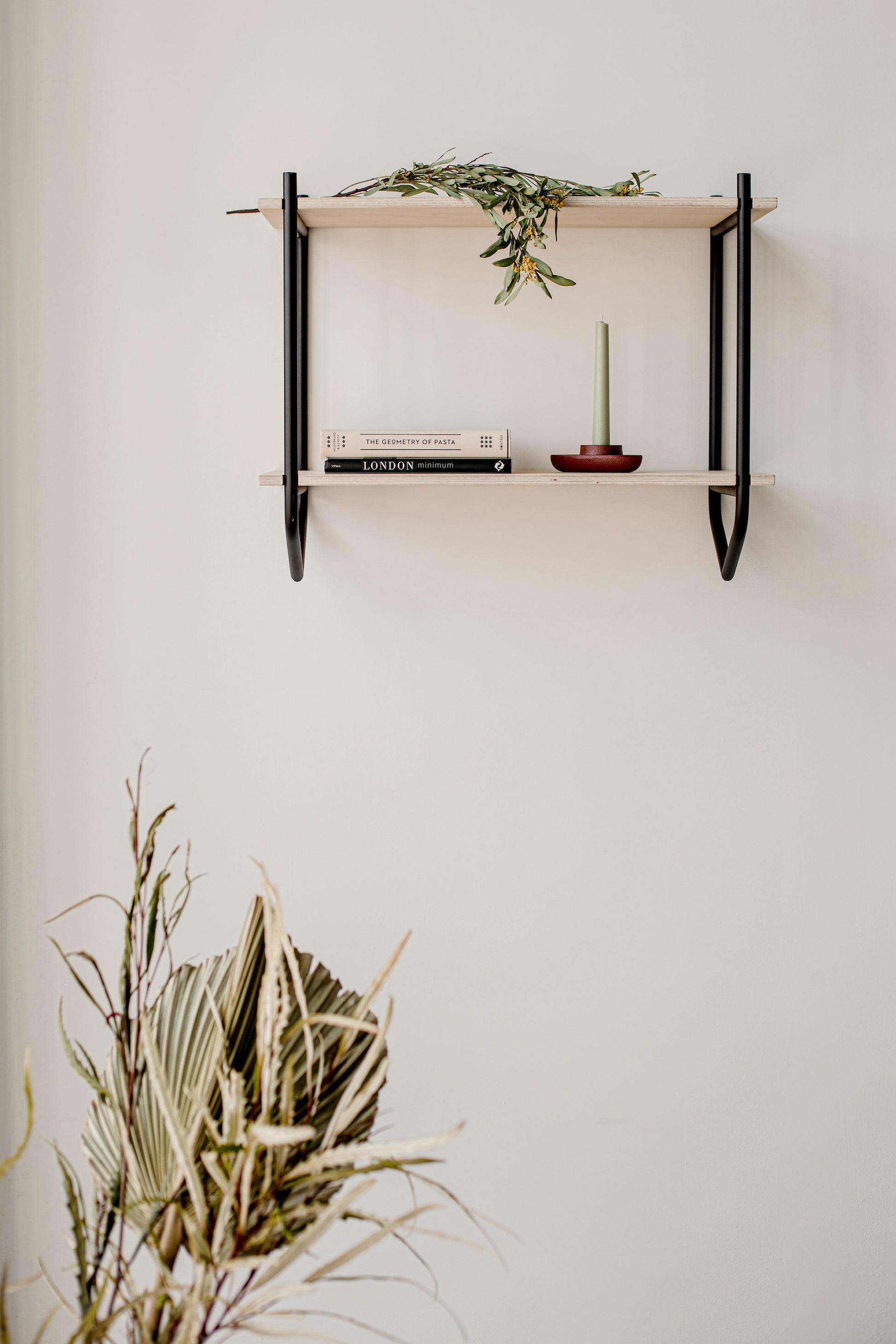 dessus black frame shelf