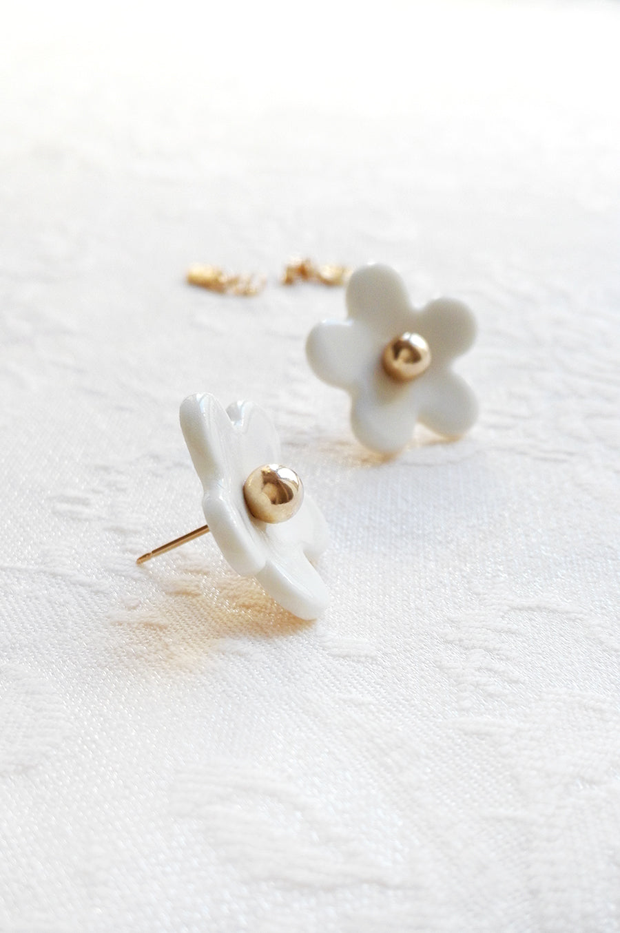 Everyday Porcelain Daisy Stud Earrings