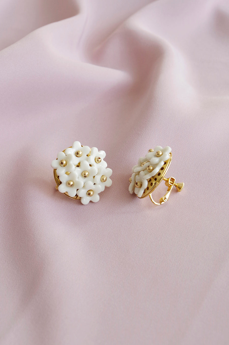 Mini Daisy Cluster Clip Earrings
