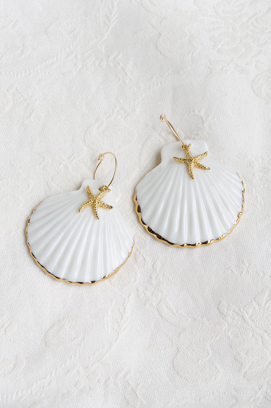 Golden Edge Clam Shell With Starfish Hoop Earrings