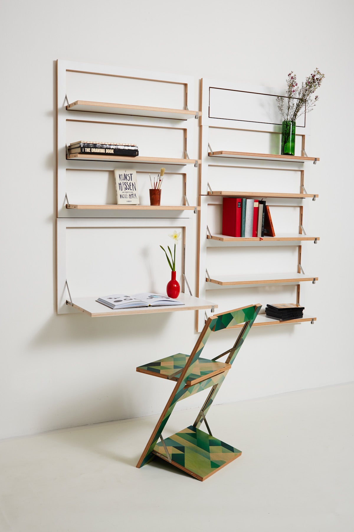 Fläpps Folding Chair – Criss Cross Green (on birch)