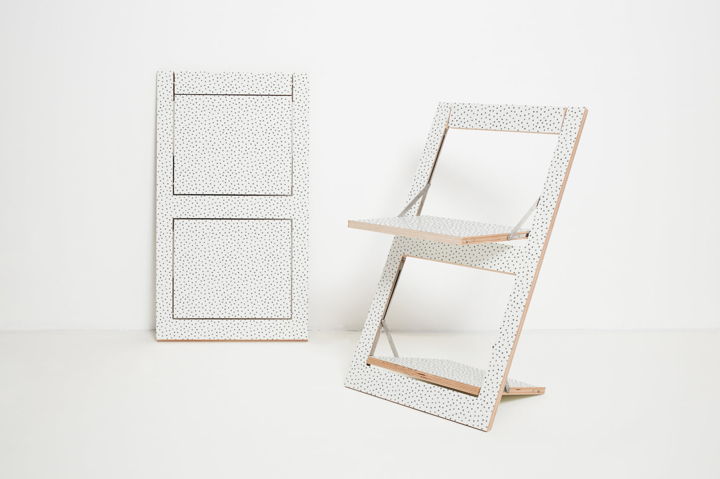 Fläpps Folding Chair – Watercolor Dots