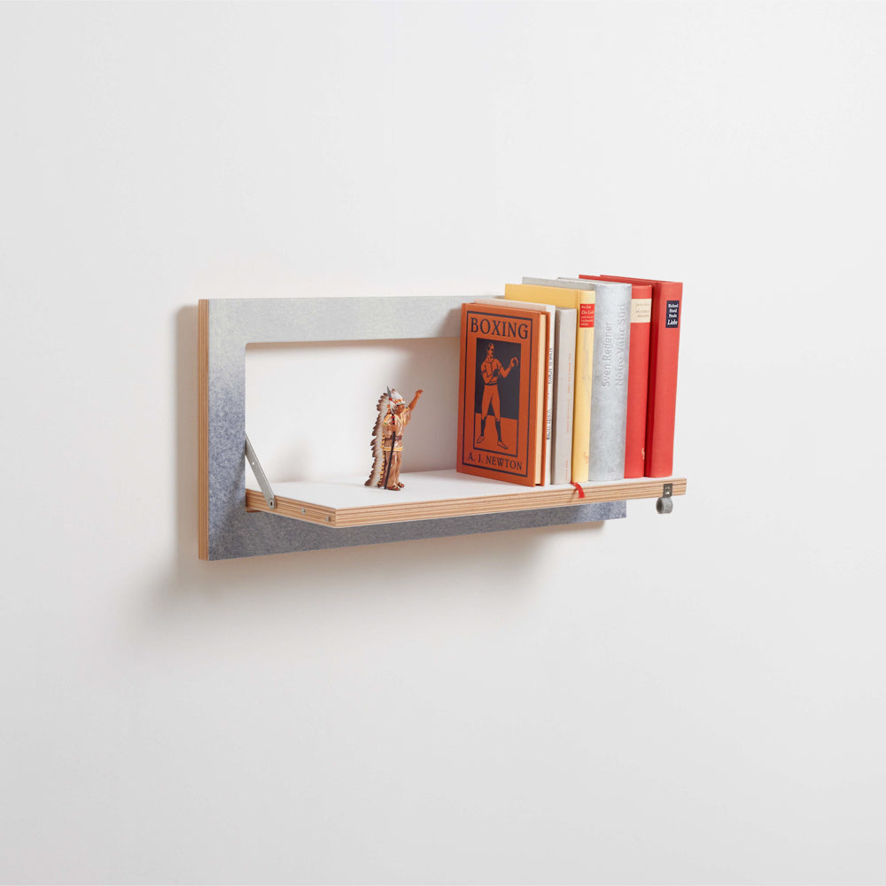 Fläpps Shelf 60×27 – Fading Grey – Monika Strigel