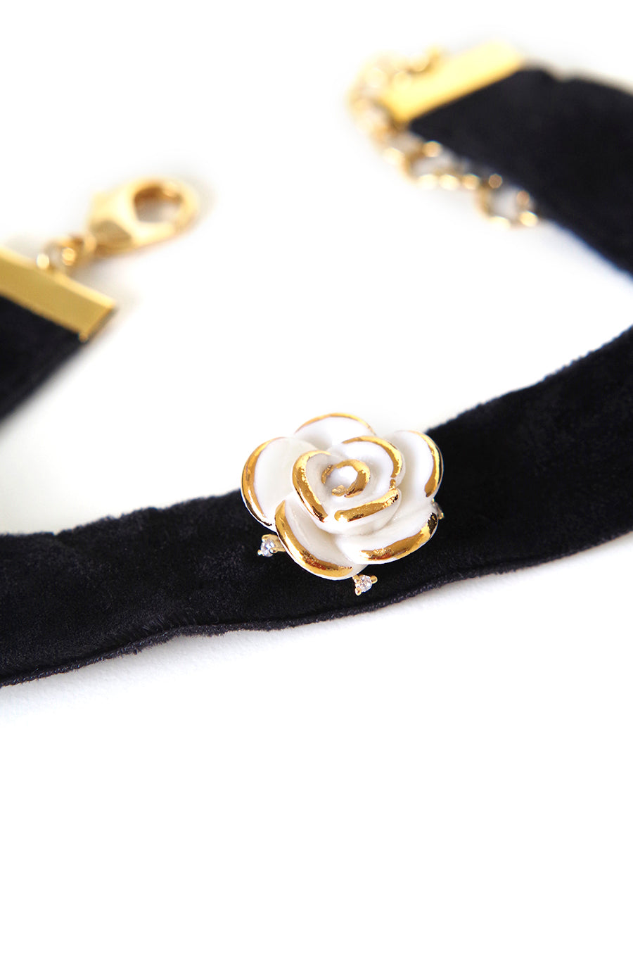 Golden White Cloud Rose Velvet Choker