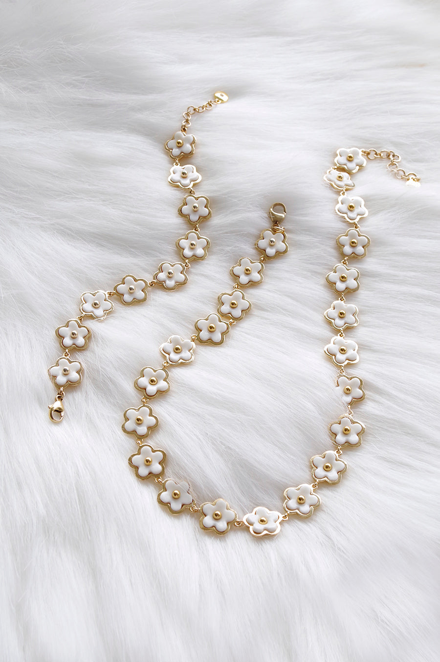Mini Porcelain Daisy Cluster Necklace