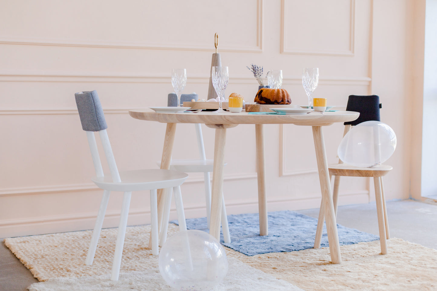 Naïve Dining Table Solid Ash