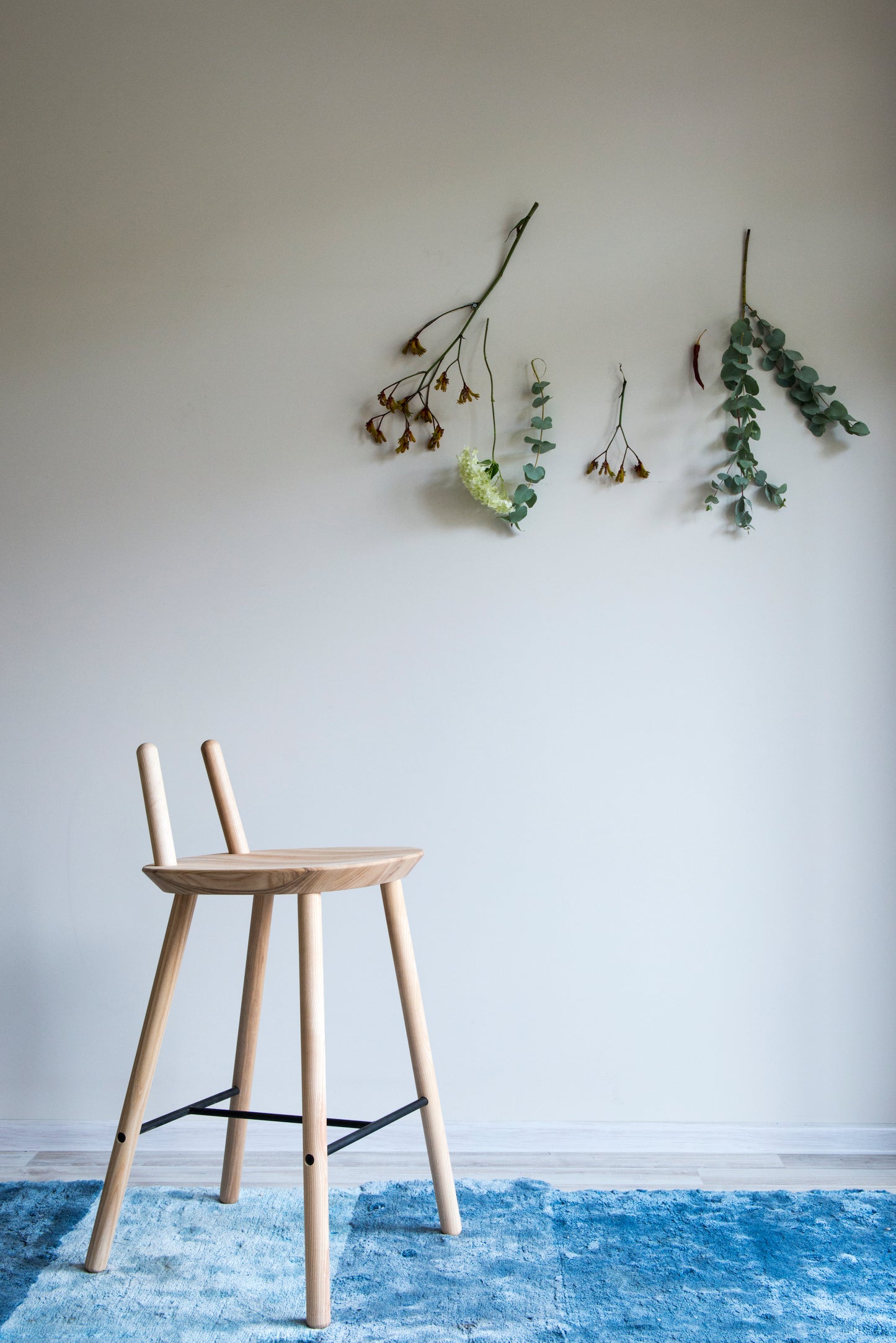 naïve-semi-bar-stool-solid-ash-natural-ash