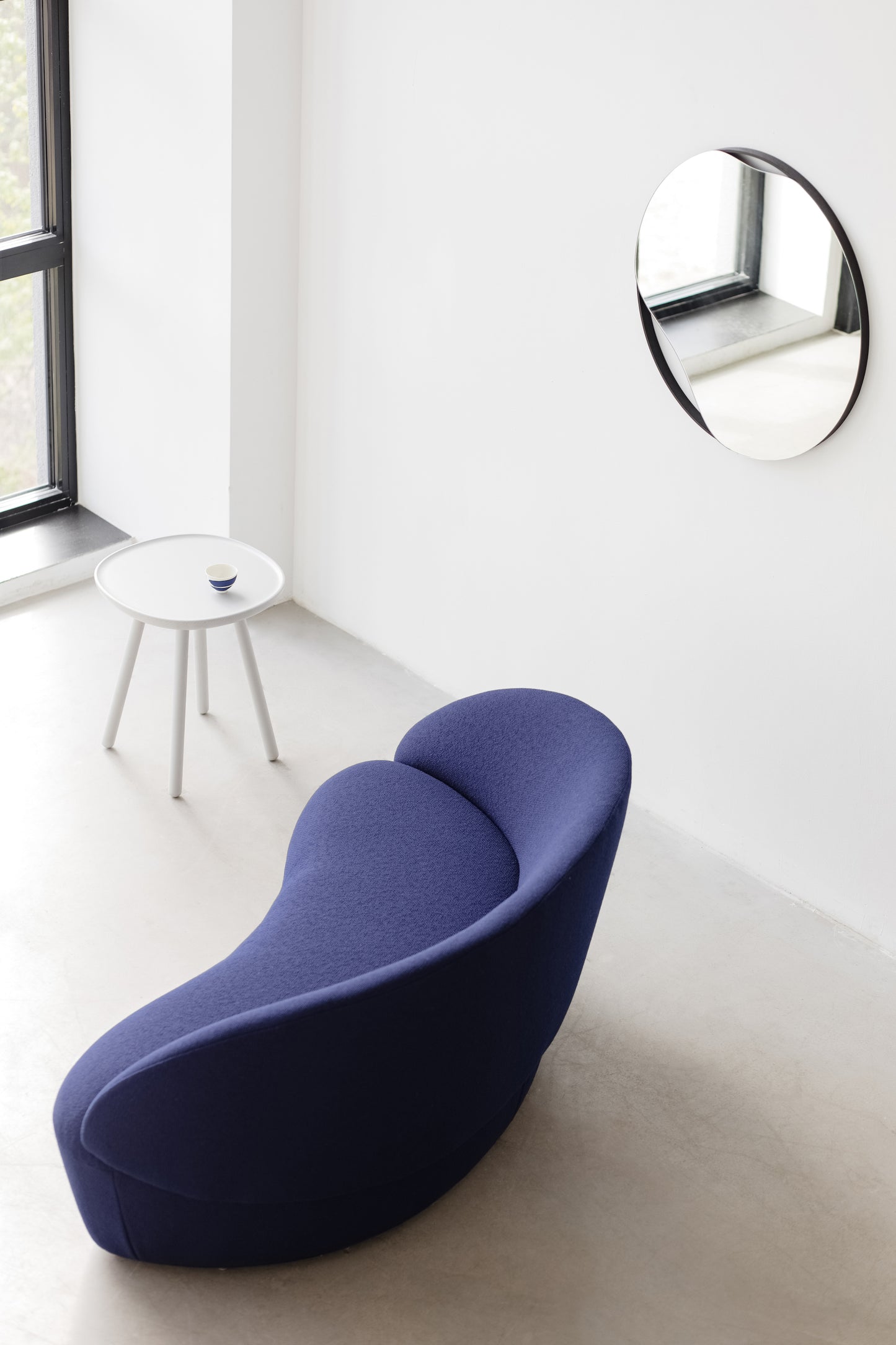 Naïve Side Table D450