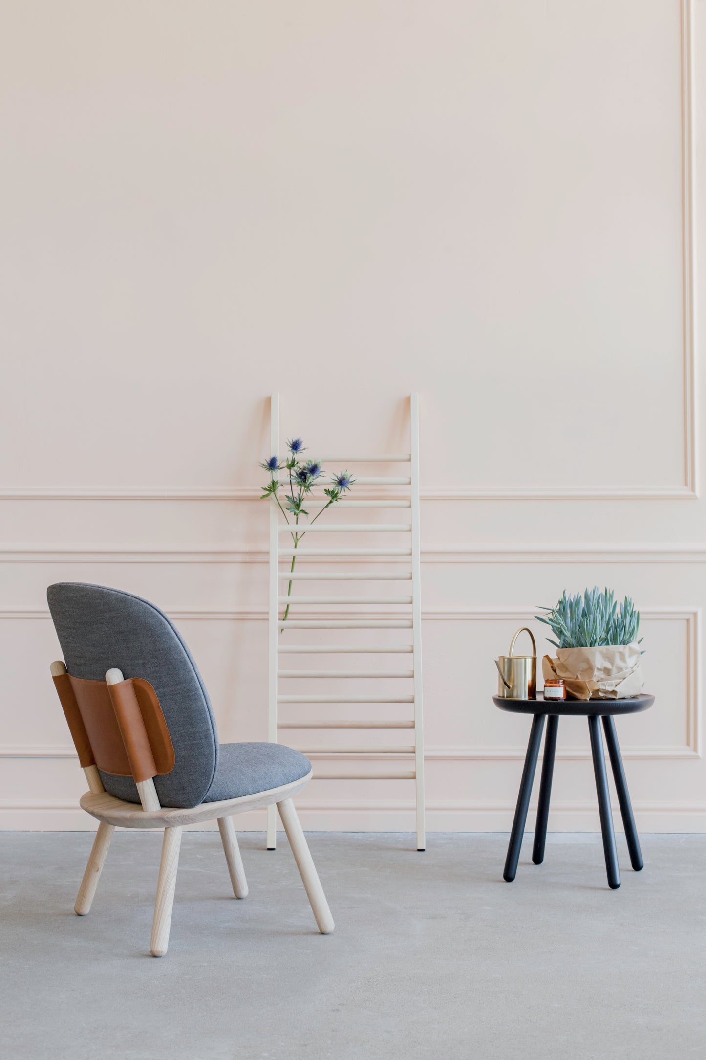 Naïve Side Table D450