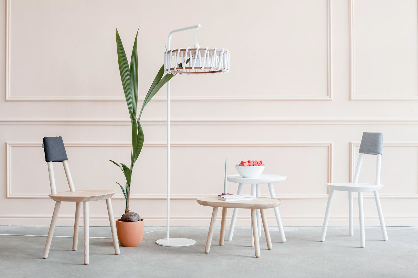 Naïve Side Table D450