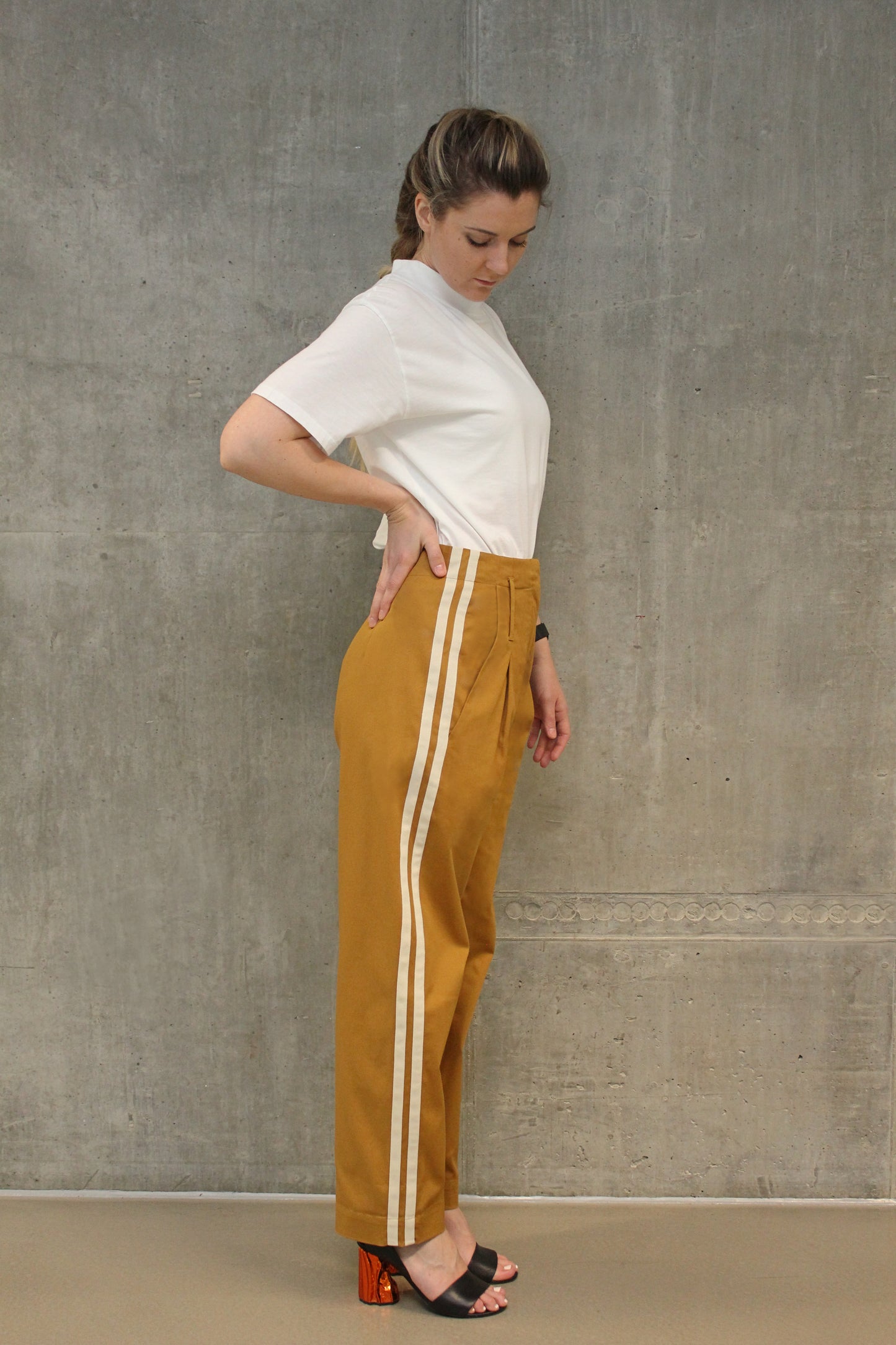 Positione Trousers With Lateral Band