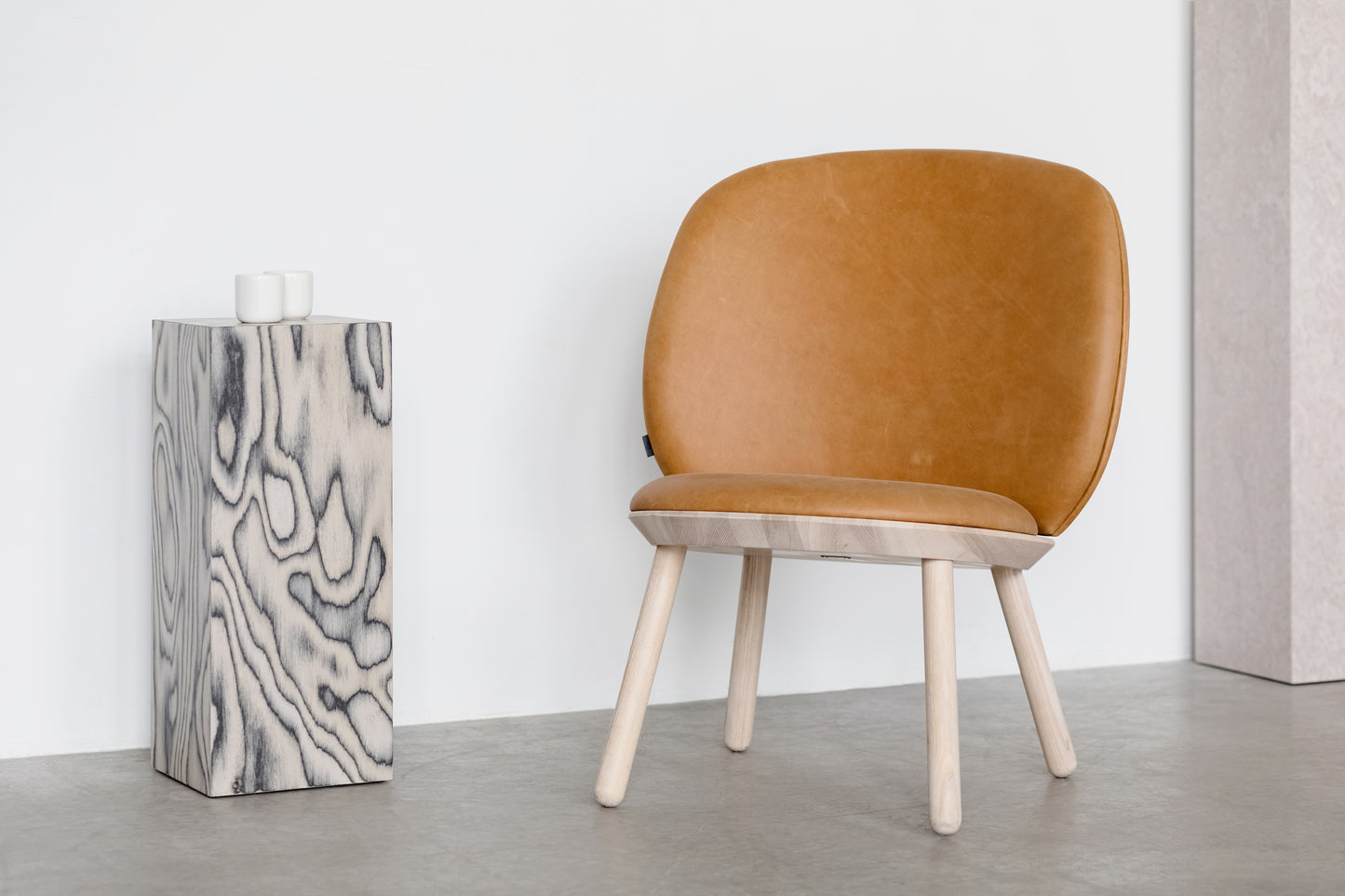 naive-low-chair-hulst-cognac-leather