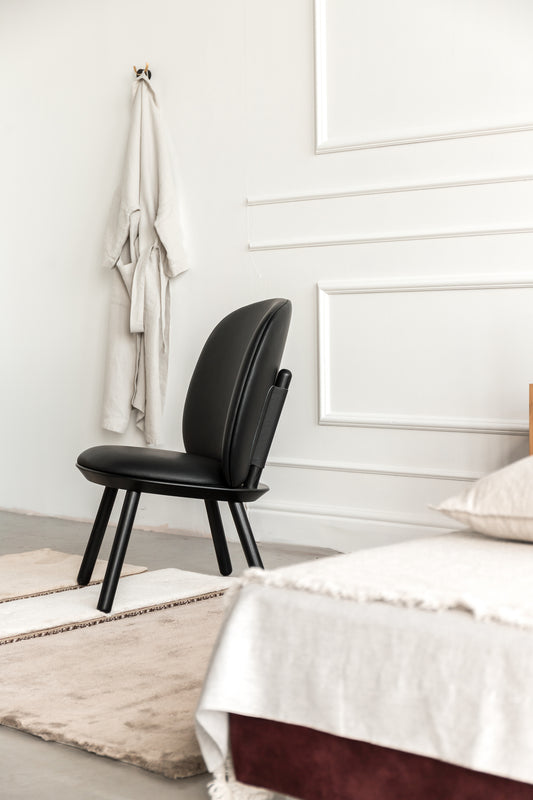 Naïve Low Chair Black Leather