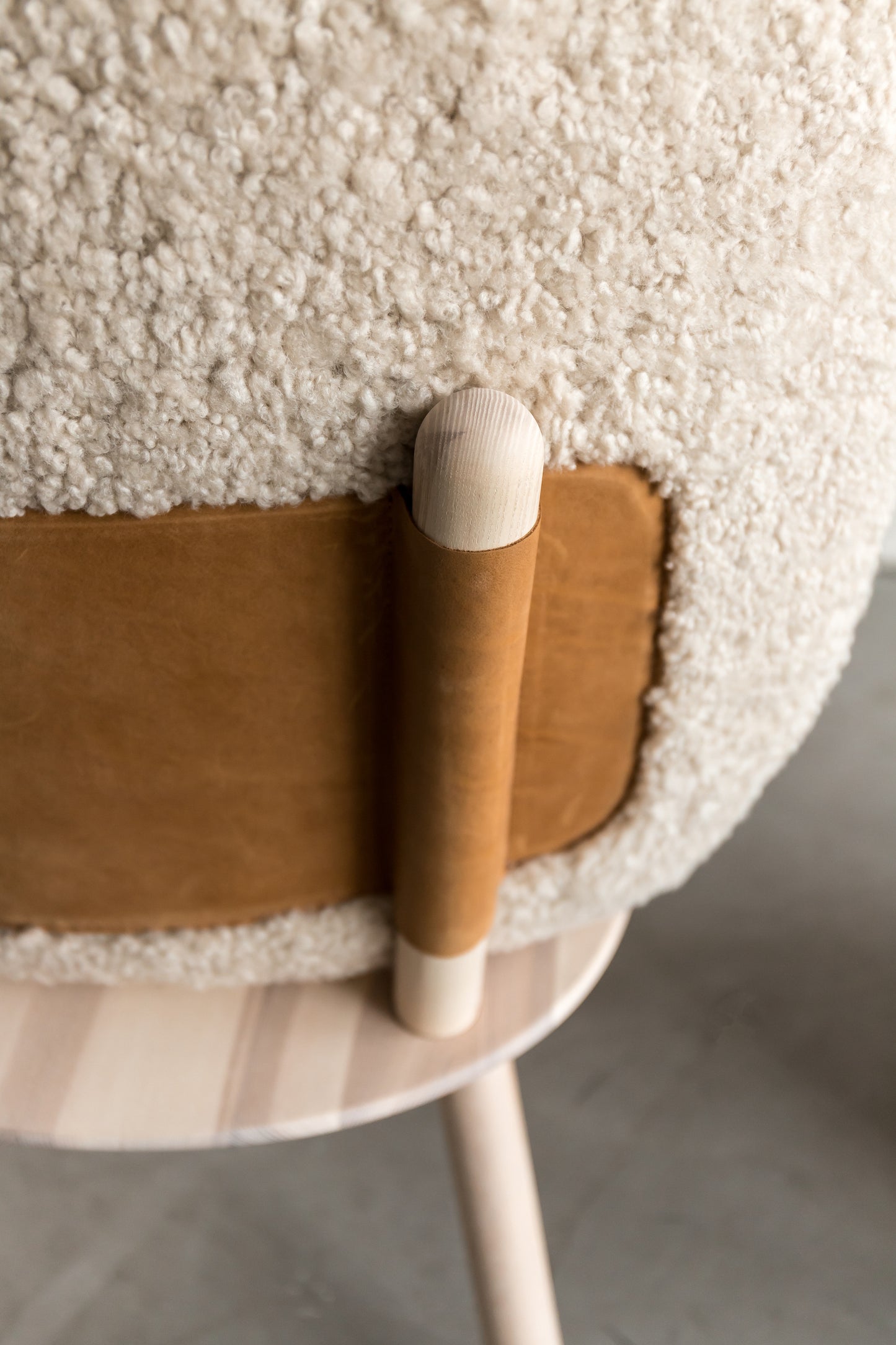 Naïve Low Chair Sheepskin
