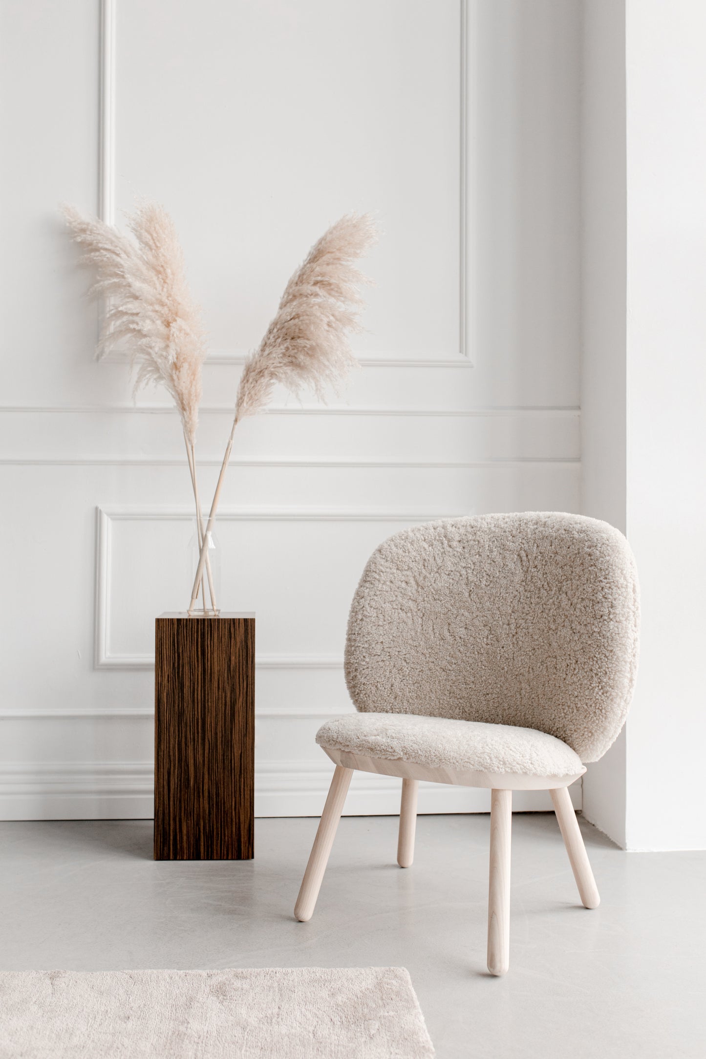 Naïve Low Chair Sheepskin