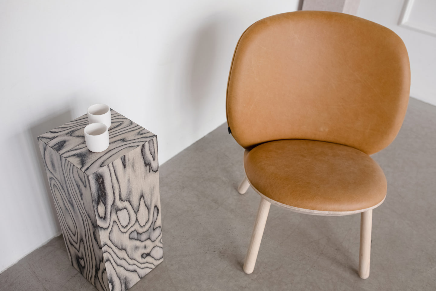 Naïve Low Chair - Hulst Dark Brown Leather