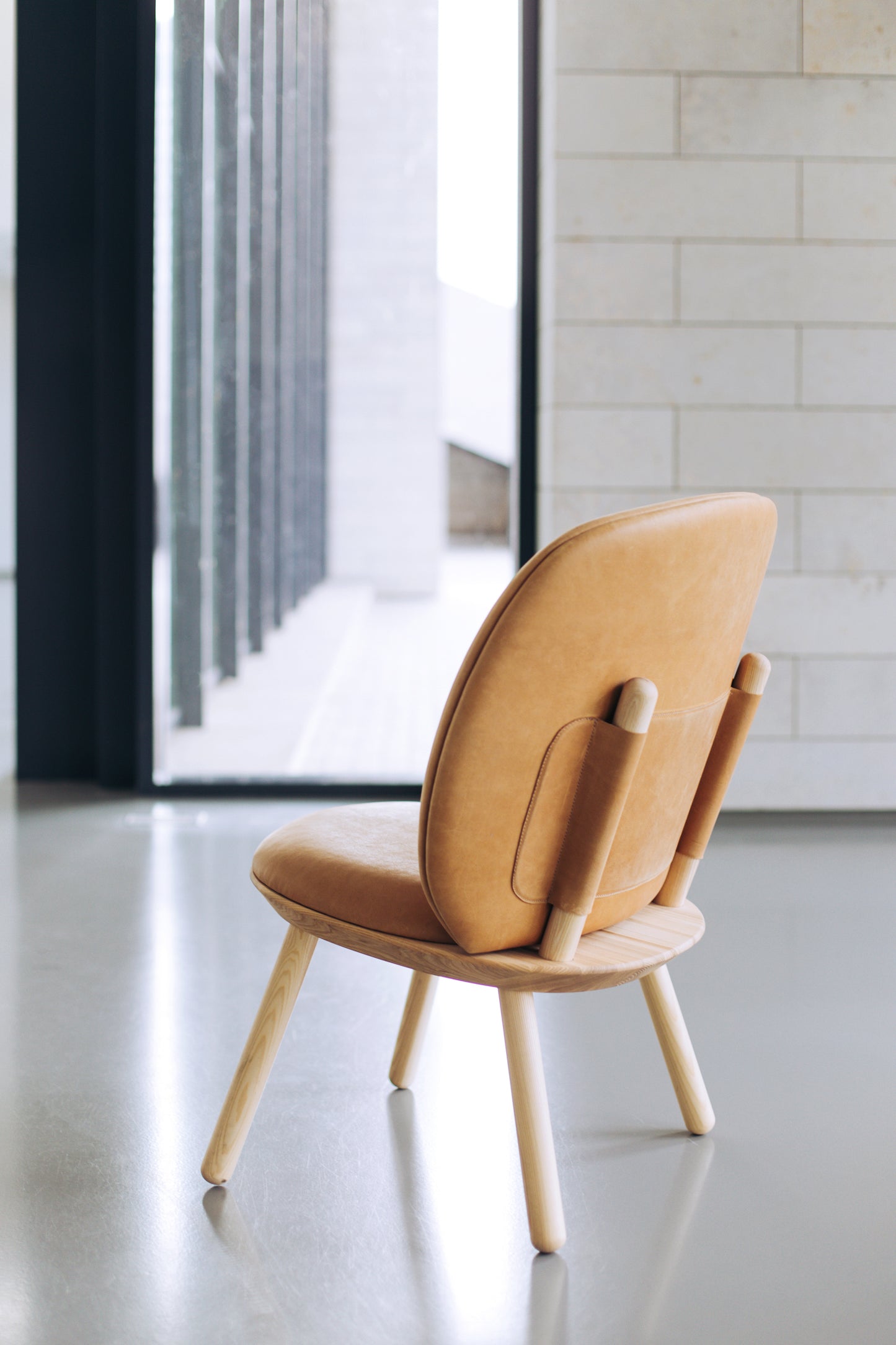 naive-low-chair-hulst-cognac-leather