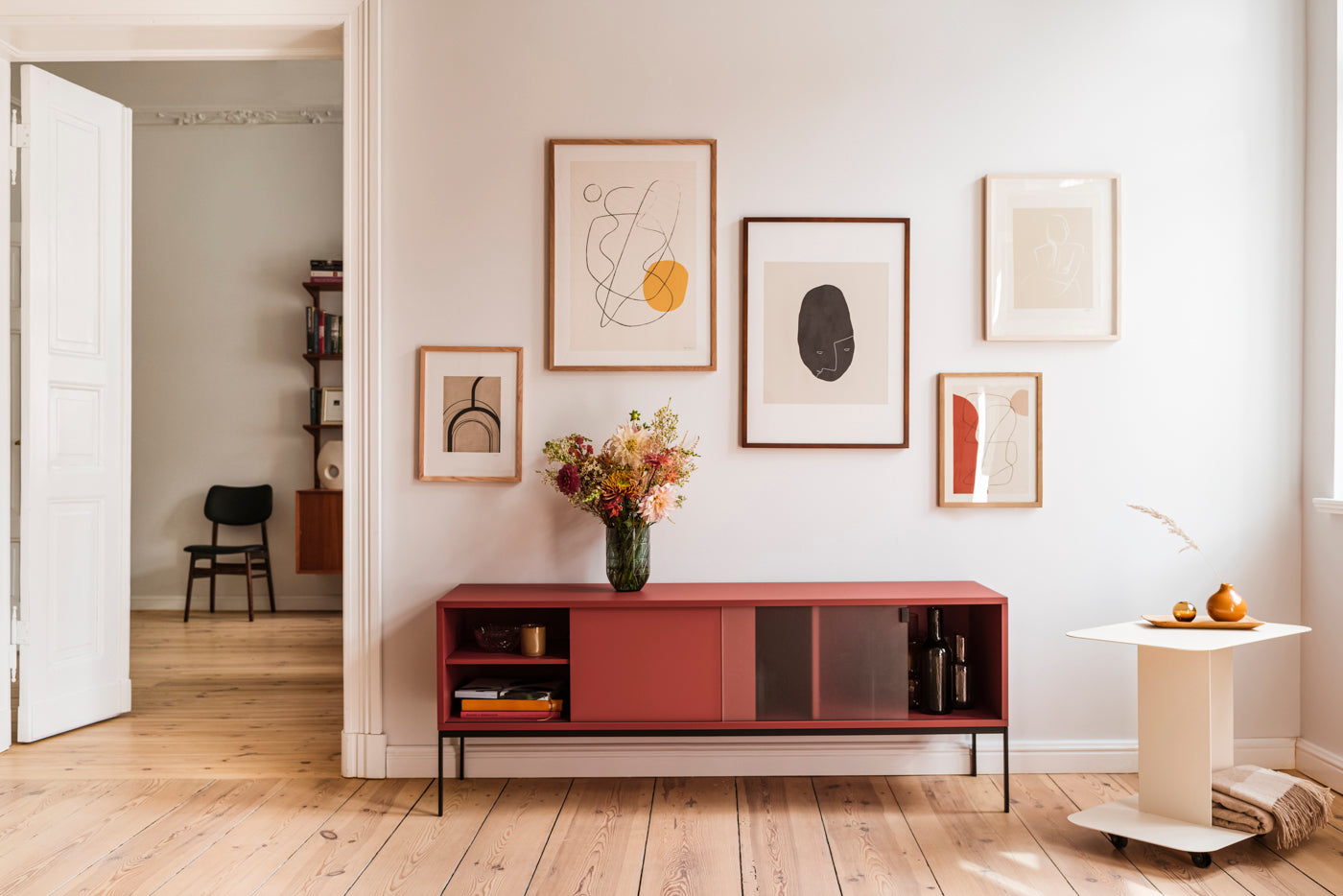 Met TV Stand