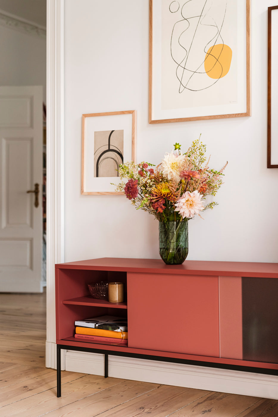 Met TV Stand