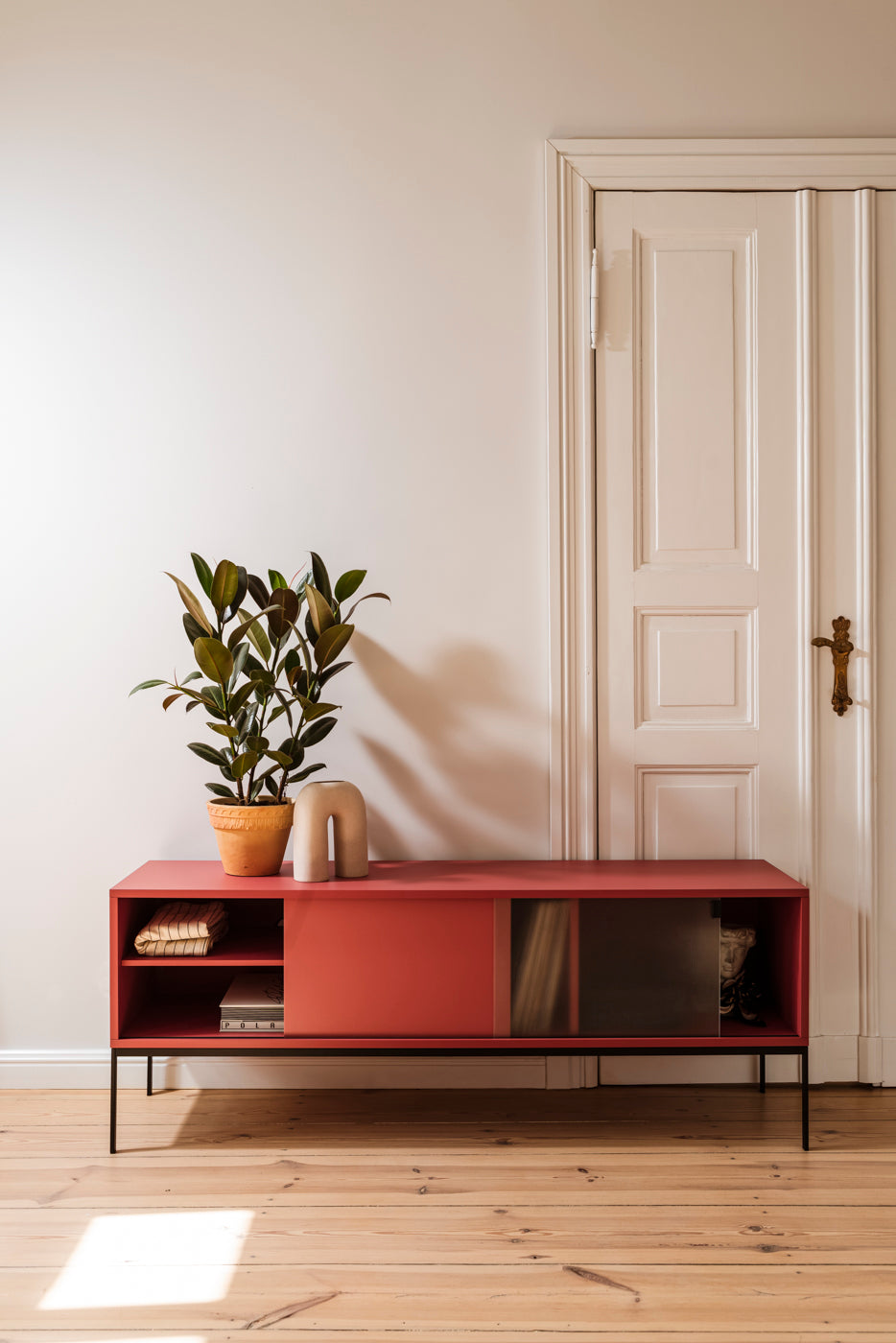 Met TV Stand
