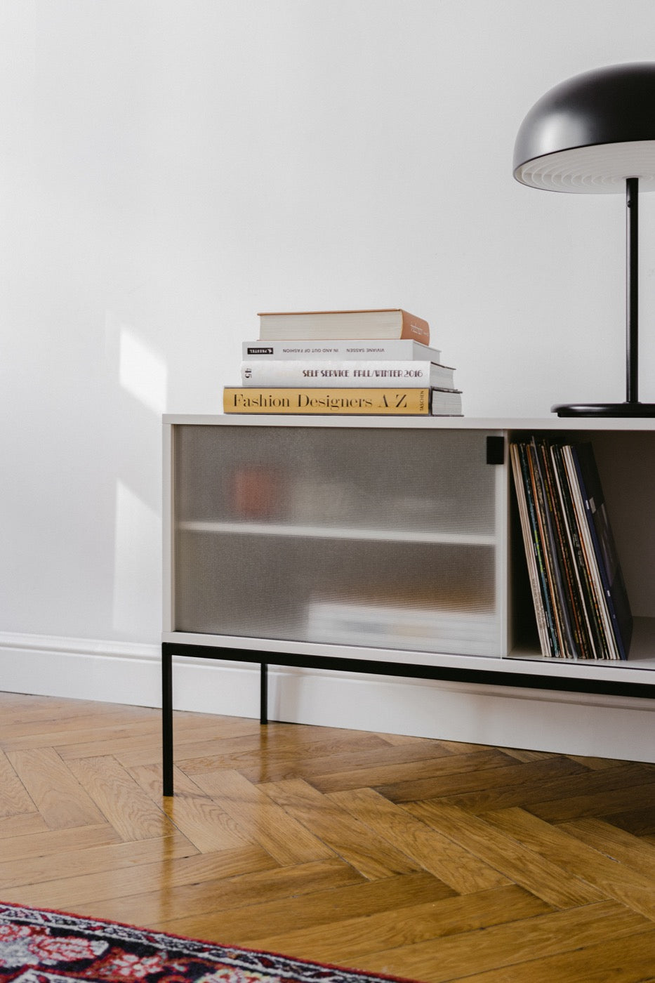 Met TV Stand
