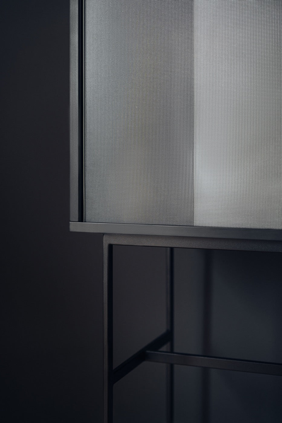Lekko Cabinet black details
