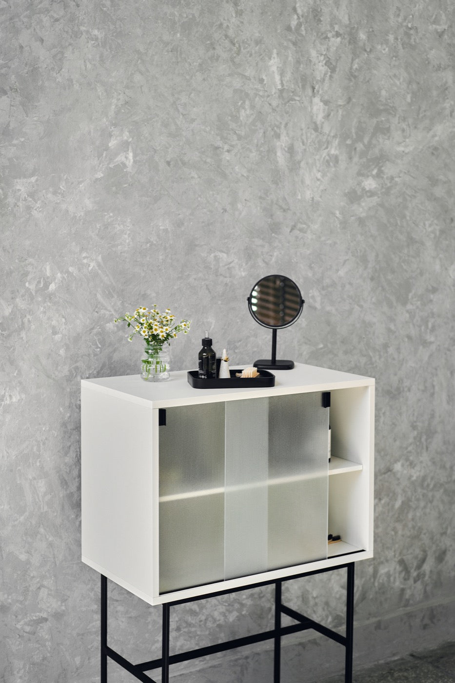 Lekko Cabinet almond grey