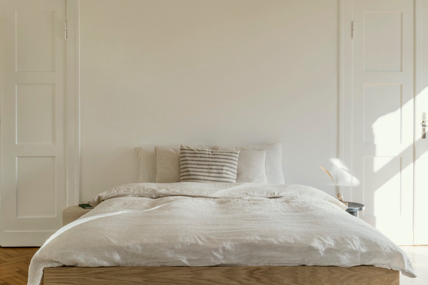 Streiko Oak Bed