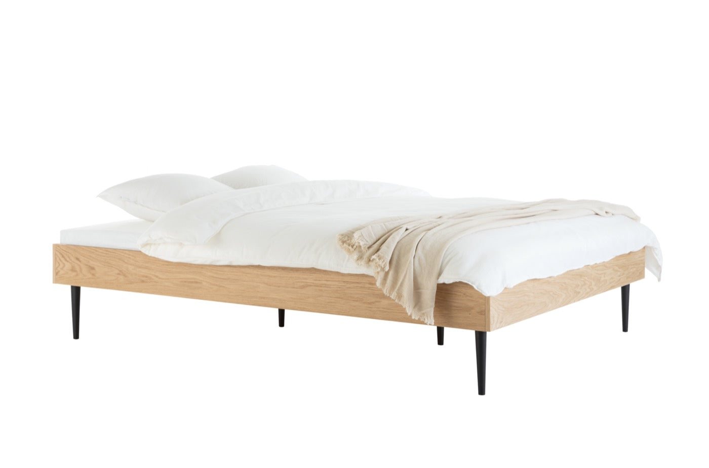 Streiko Oak Bed