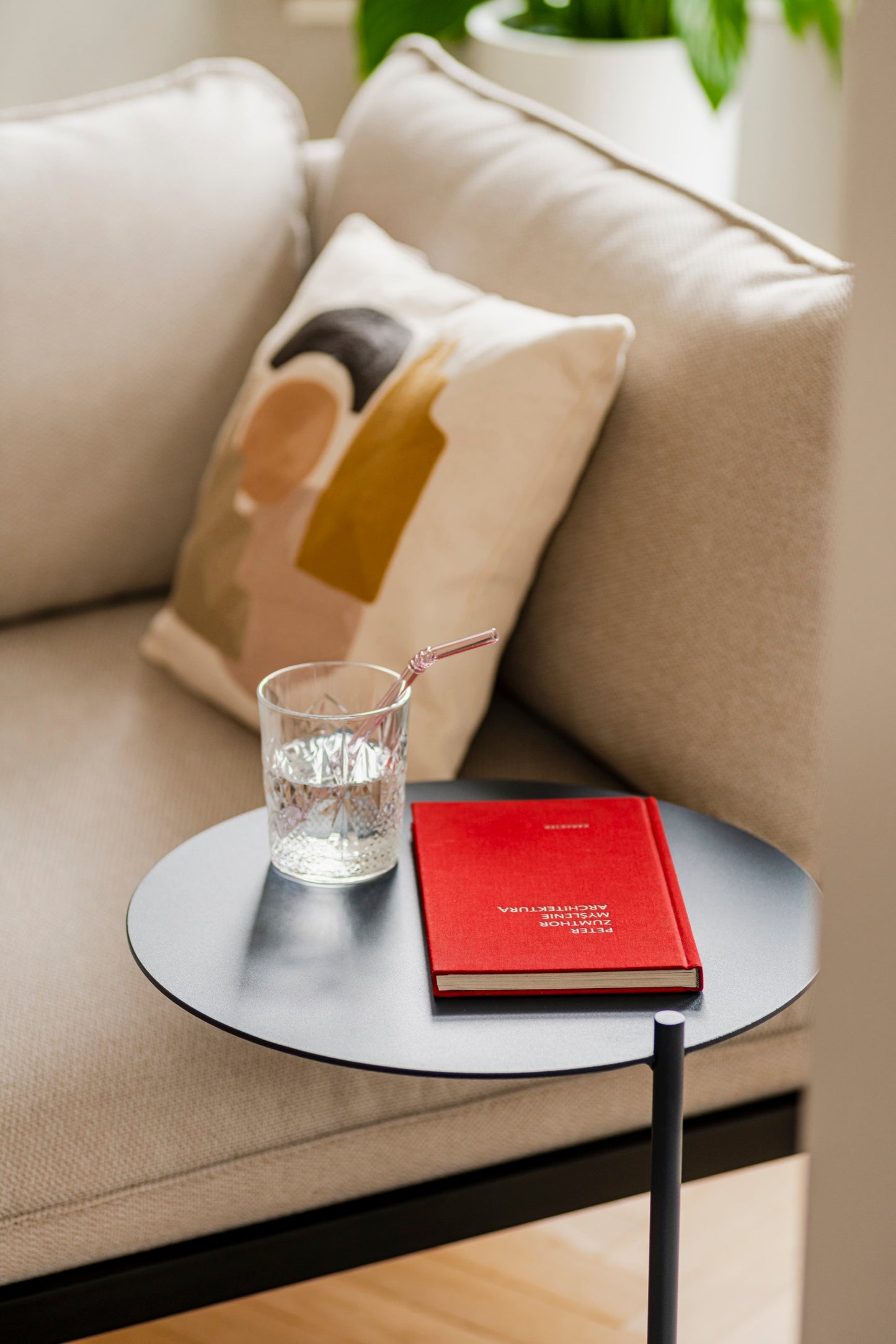 Toom Lounge Chair