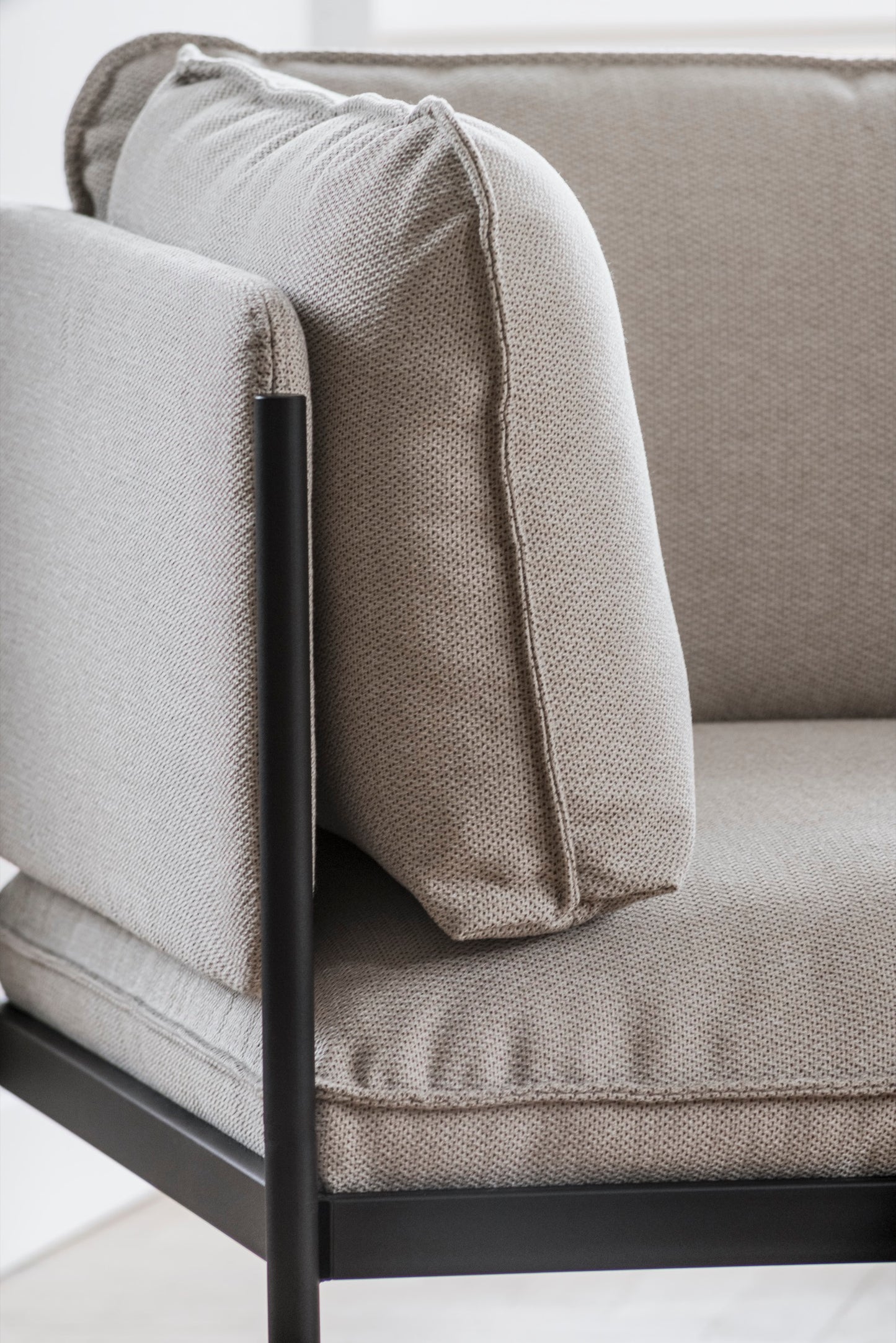 Toom Lounge Chair