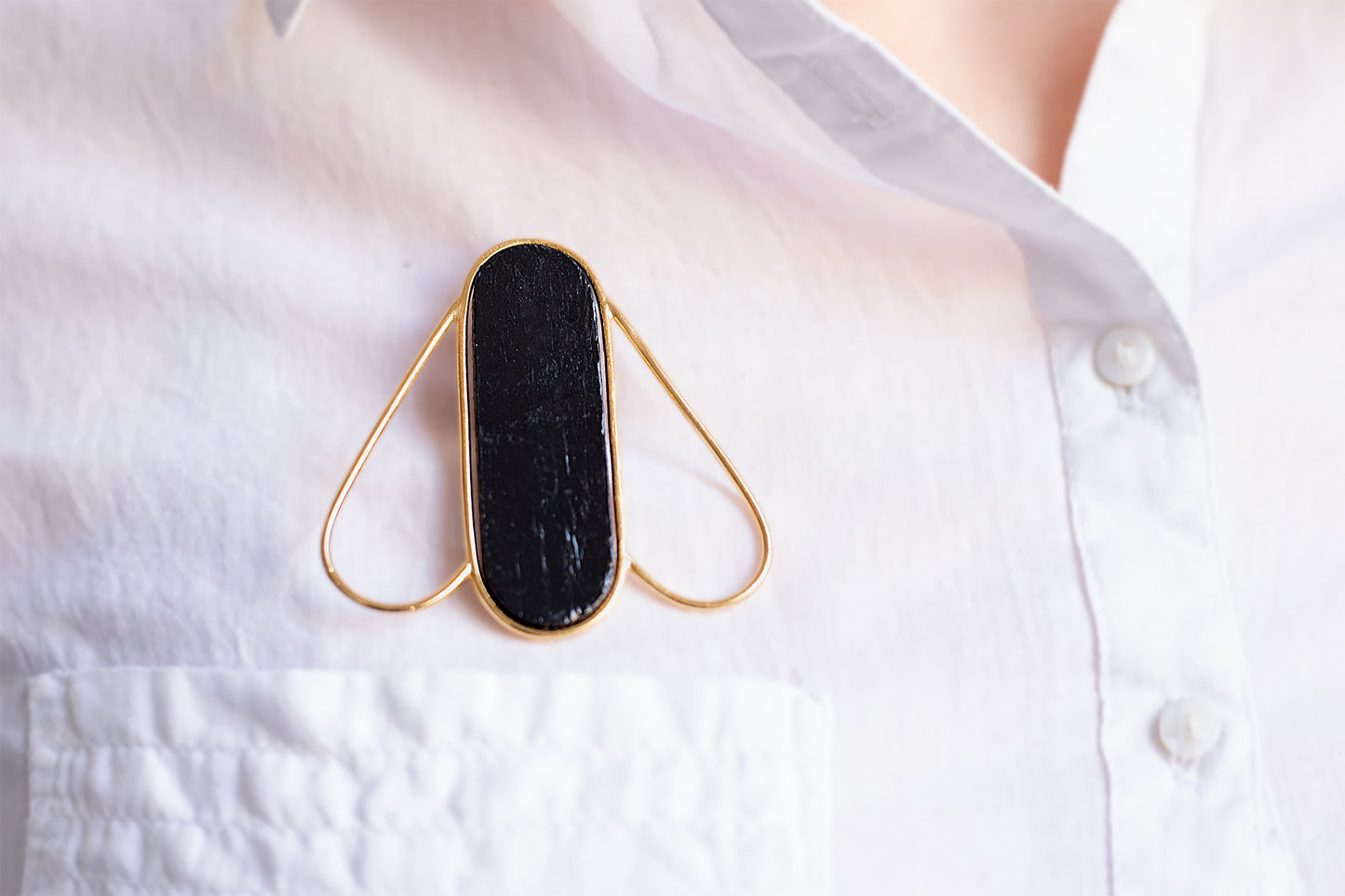 Pteron Brooch Black - Vermeil Gold