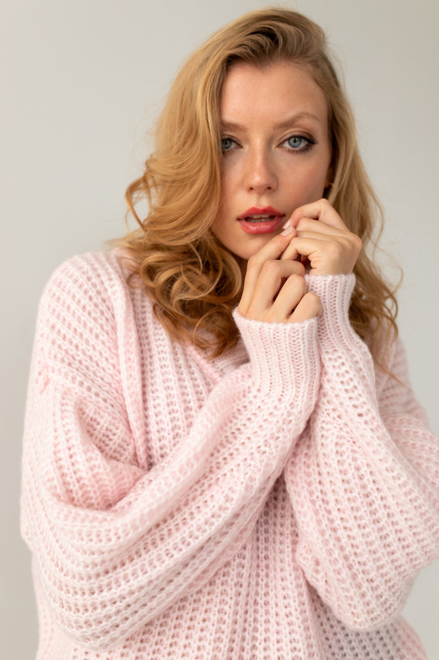 V Merino Wool Sweater - Powder Pink