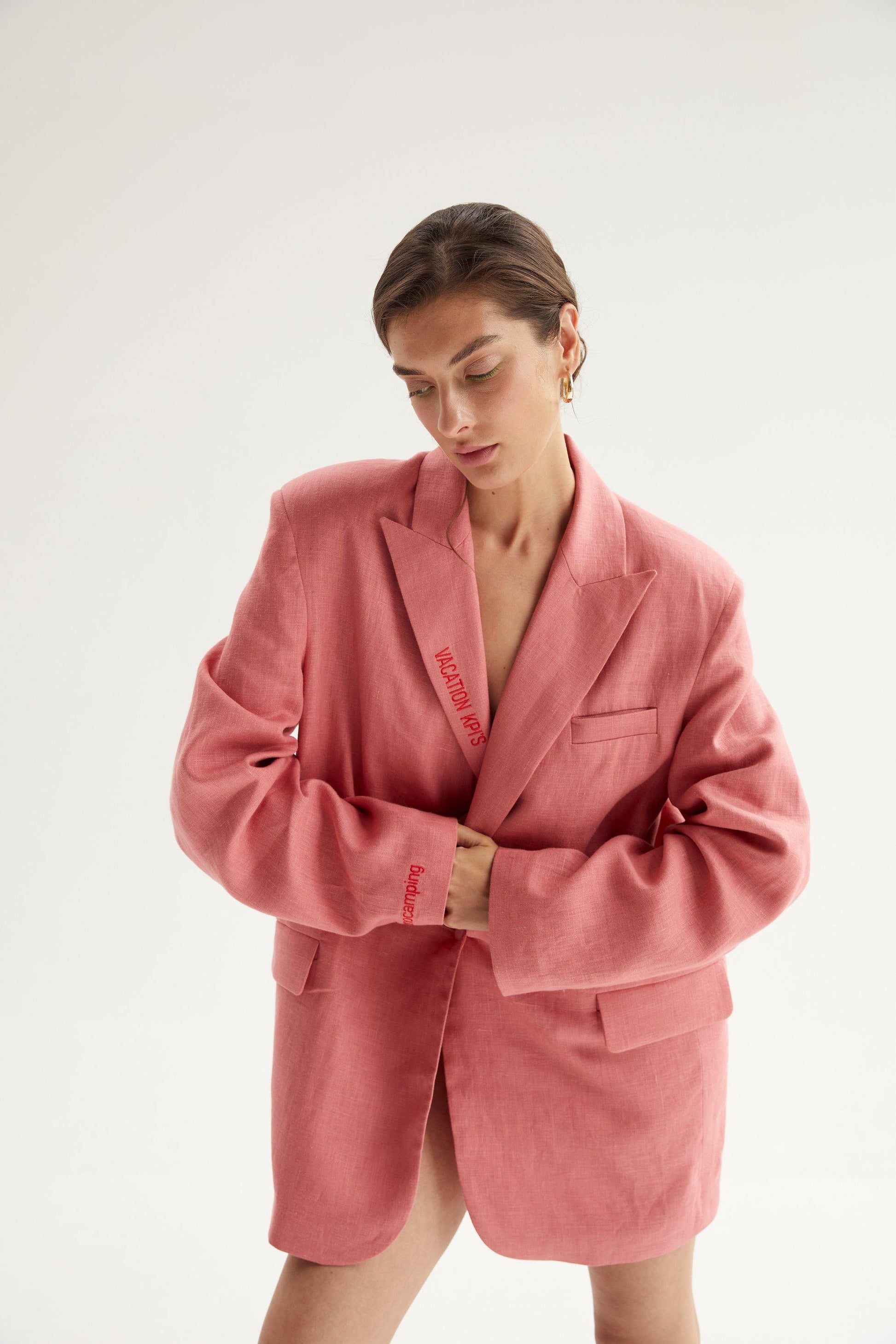 Oversized linen blazer-your new attention-grabbing sustainable