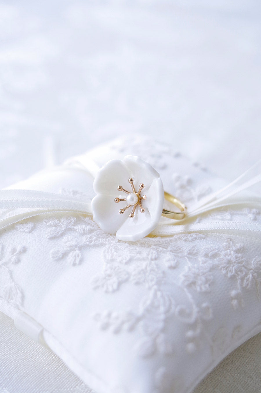 Snow-White Porcelain Plum Blossom Ring